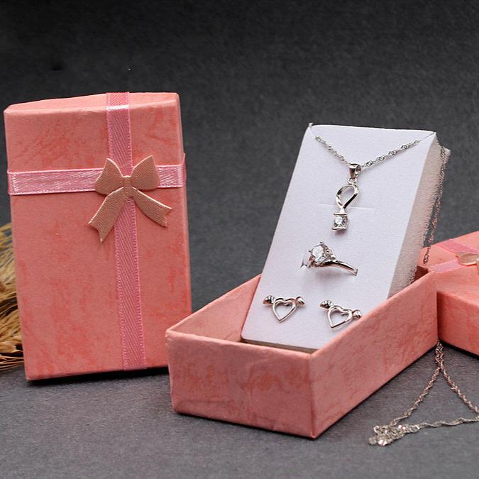 Doos voor 3 tot 4 sieraden 