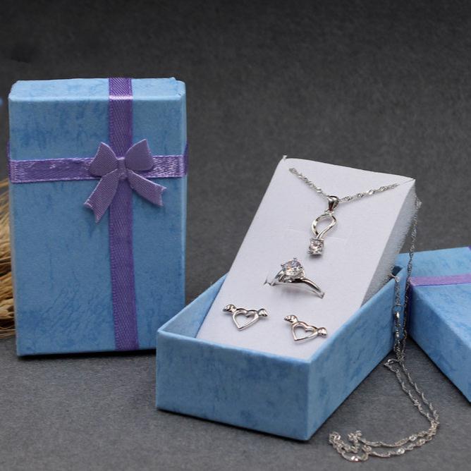 Doos voor 3 tot 4 sieraden 