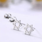 Oorbellen met de symbolische Joodse <span data-glossary-id="star_of_david">Davidster</span> zilver