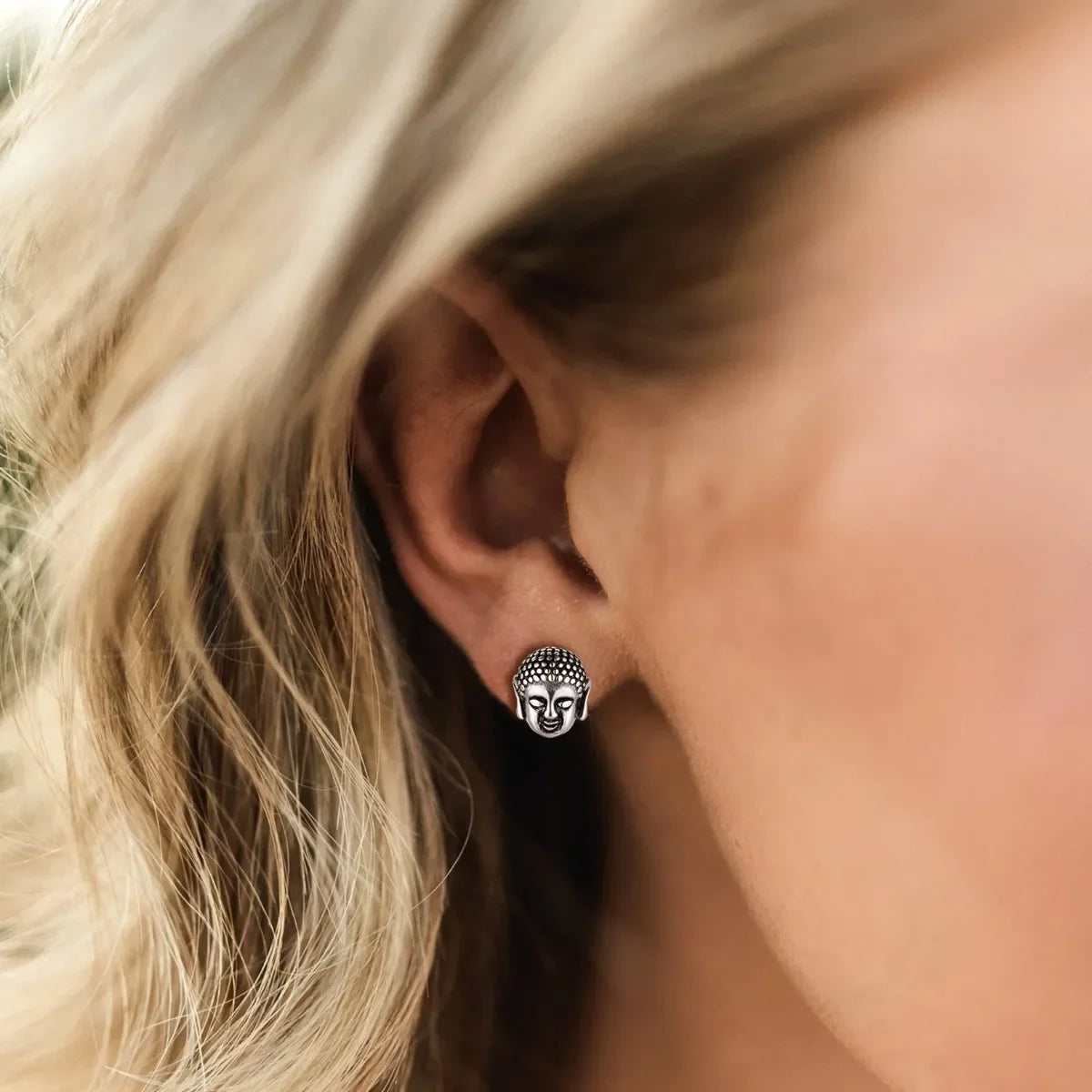 Boucles d'Oreilles Clou Tête de Bouddha argent