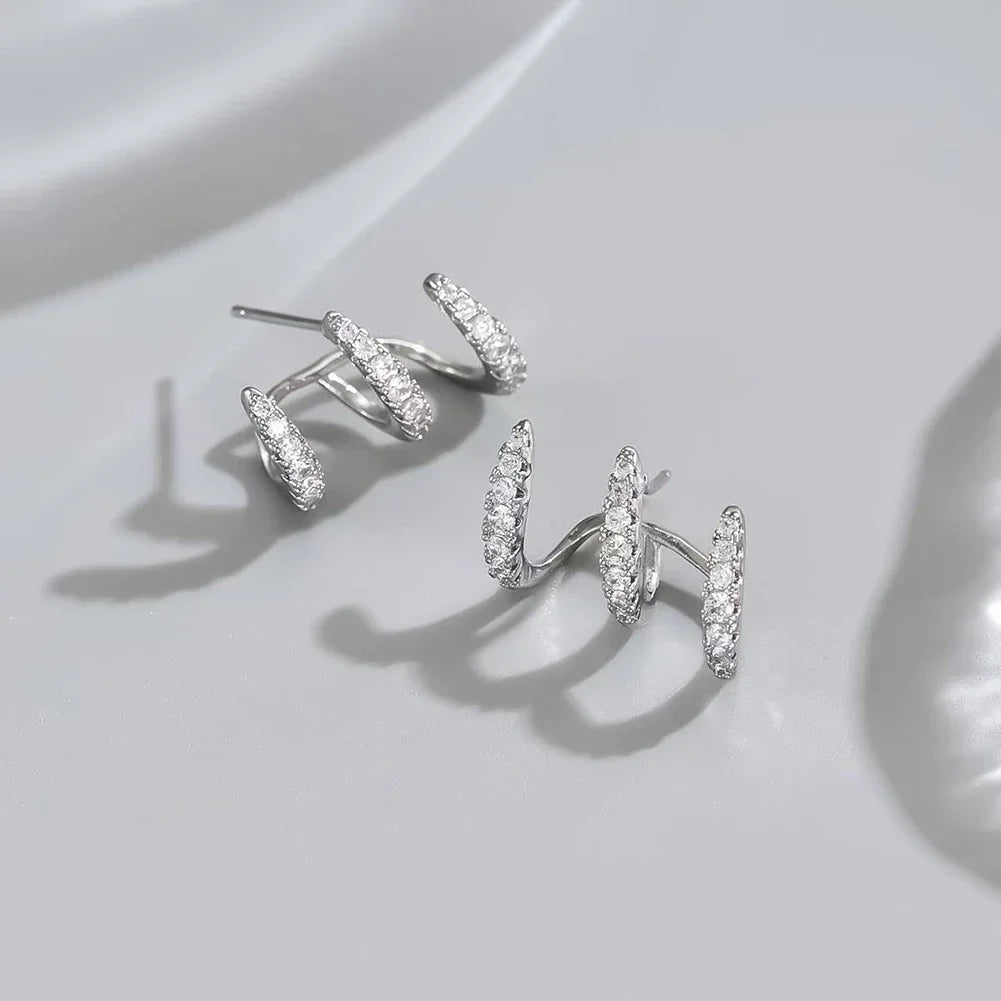 Elegante oorbellen met drieklauw strass 