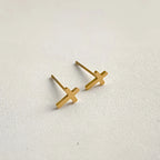 Mini kruis oorbellen goud