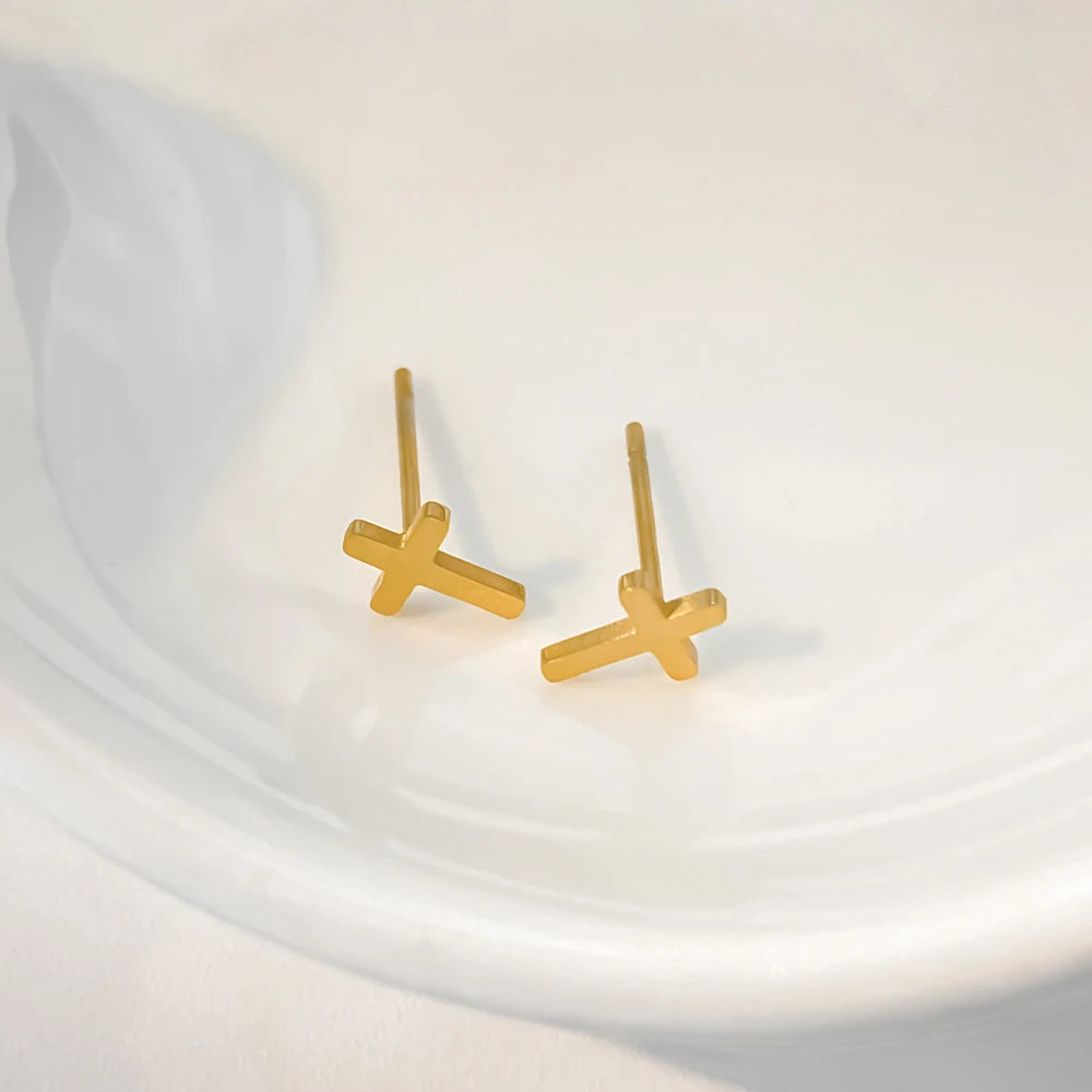 Mini kruis oorbellen goud