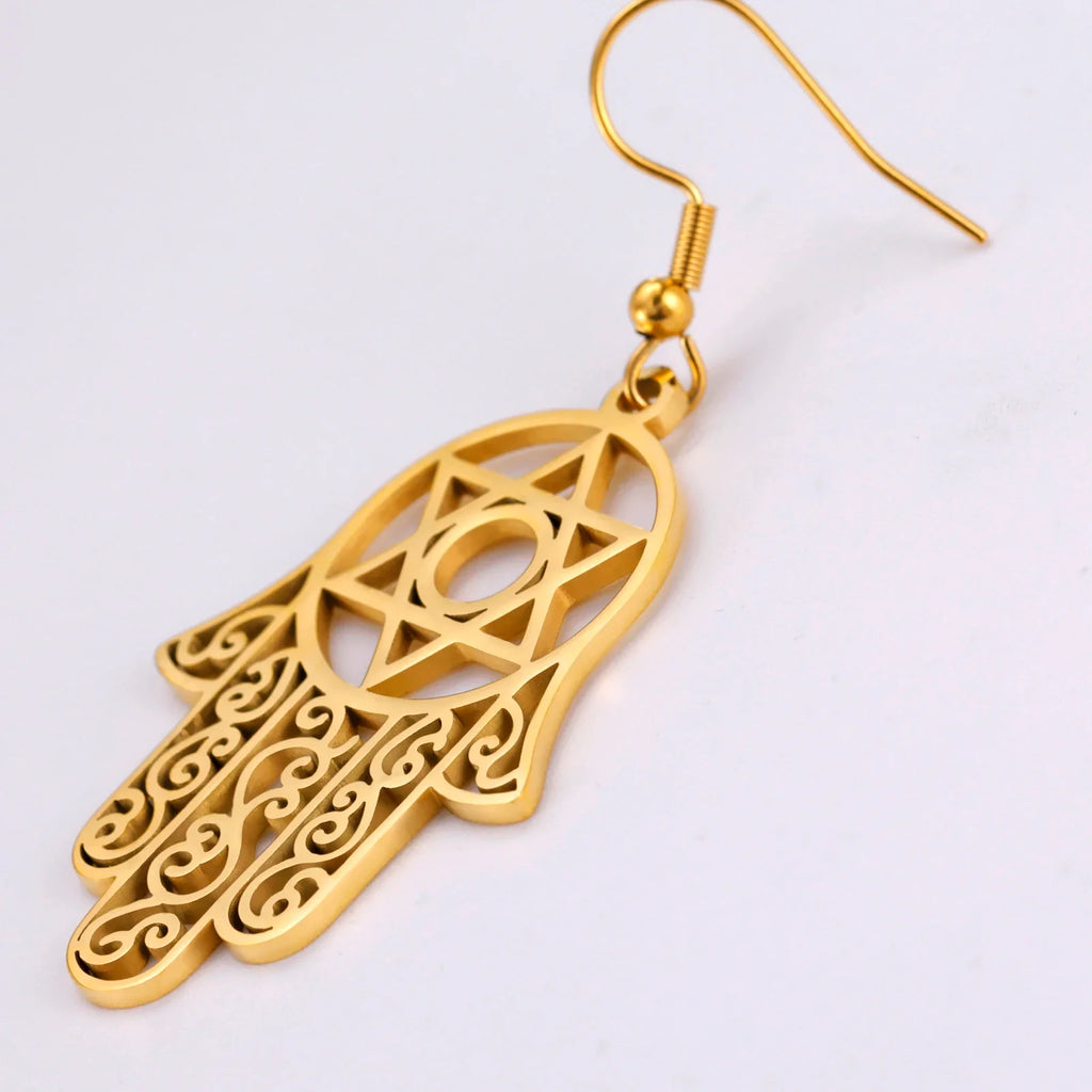 Hangende oorbellen met het Joodse beschermingssymbool hand van Fatma en <span data-glossary-id="etoile-de-david">Davidsster</span> goud