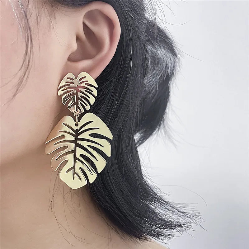 Boucles d'Oreilles Pendantes Feuille de Palmier blanc