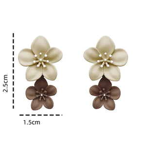 Boucles d'Oreilles Pendantes Fleur Beige et Marron