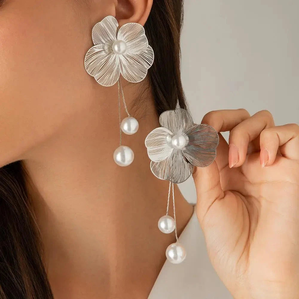 Boucles d'Oreilles Pendantes Fleur et Perles argent