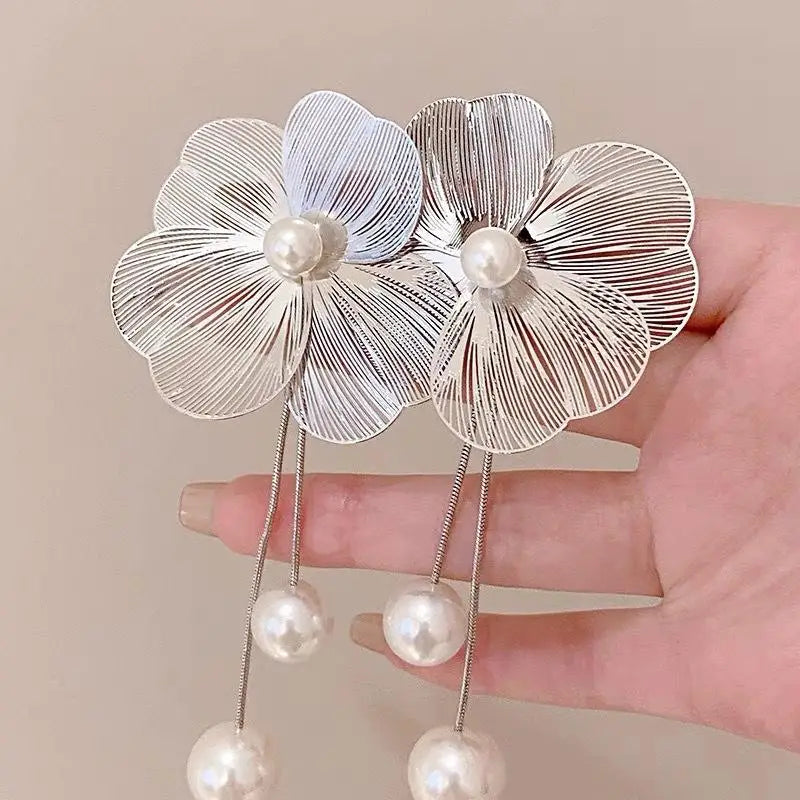 Boucles d'Oreilles Pendantes Fleur et Perles argent