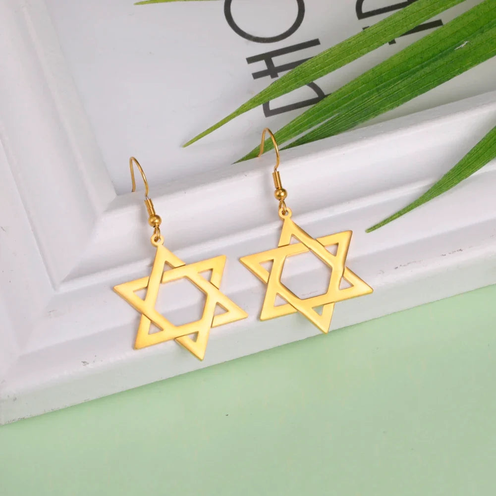 Zeshoekige hangende oorbellen met het Joodse symbool van de gouden <span data-glossary-id="star-of-david">Davidster</span>