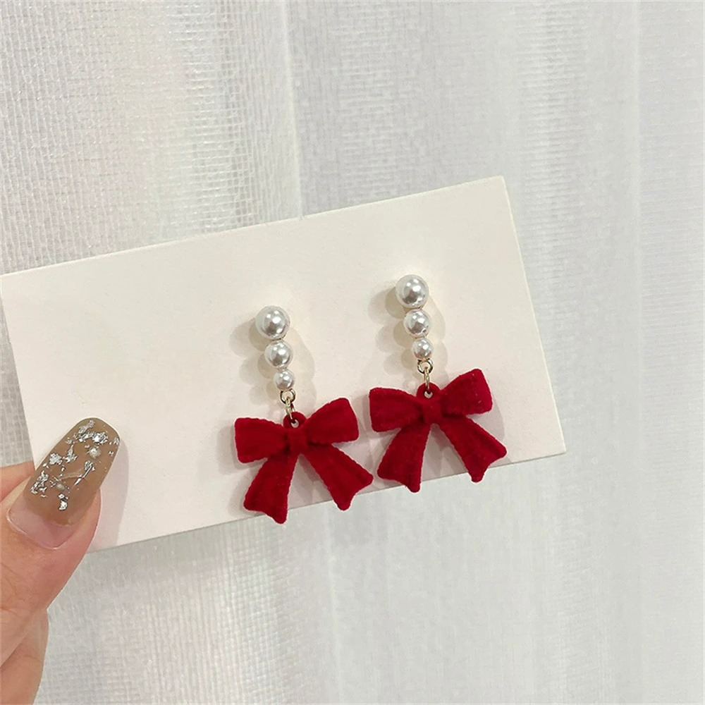 Boucles d'Oreilles Pendantes Perles et Noeuds rouge