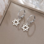 Hangers voor dames met de symbolische Joodse <span data-glossary-id="star-of-david">Davidster</span> in zilver