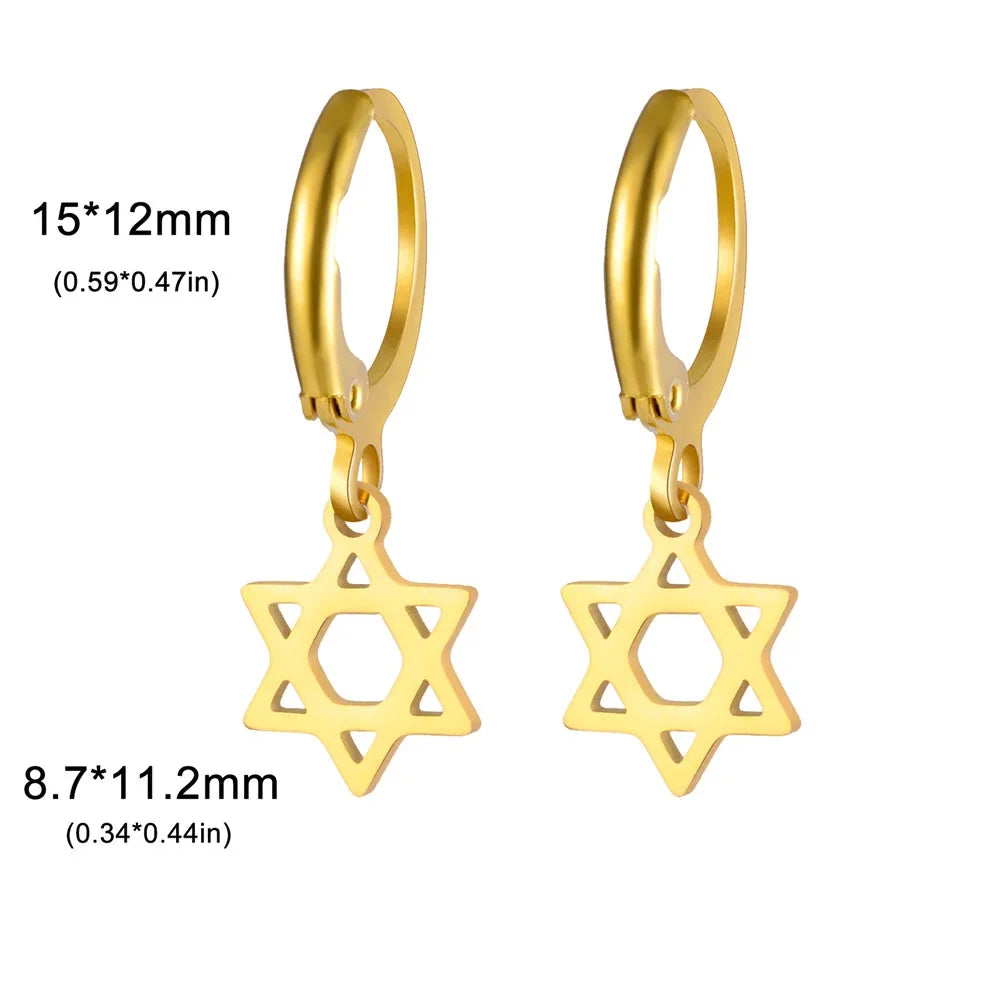 Hangers voor dames met de symbolische Joodse <span data-glossary-id="star-of-david">Davidster</span> in goud