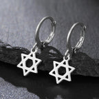 Hangers voor dames met de symbolische Joodse <span data-glossary-id="star-of-david">Davidster</span> in zilver