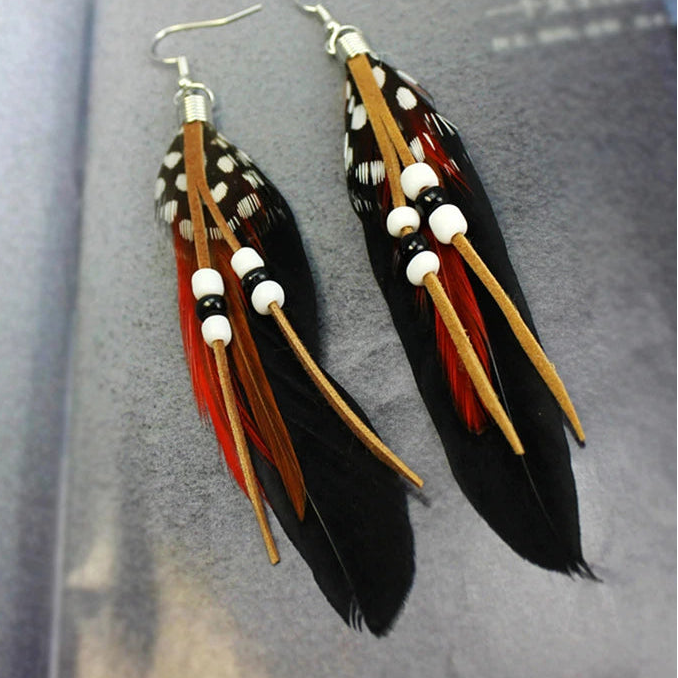 Oorbellen met veren in Apache-stijl bruin en rood