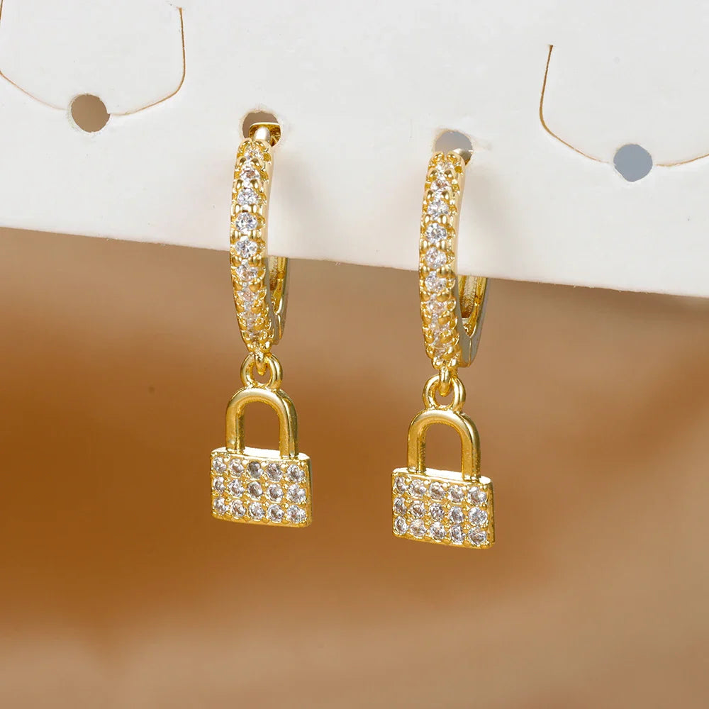 Hoepeloorbellen met sleutel en slot met strass, goud