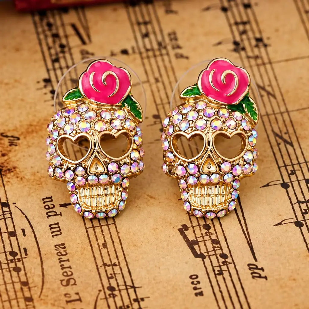 Gül ve kalp gözlü taşlı Calavera kafatası küpeleri