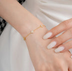 Verstelbare armband met klavertjes in strass 
