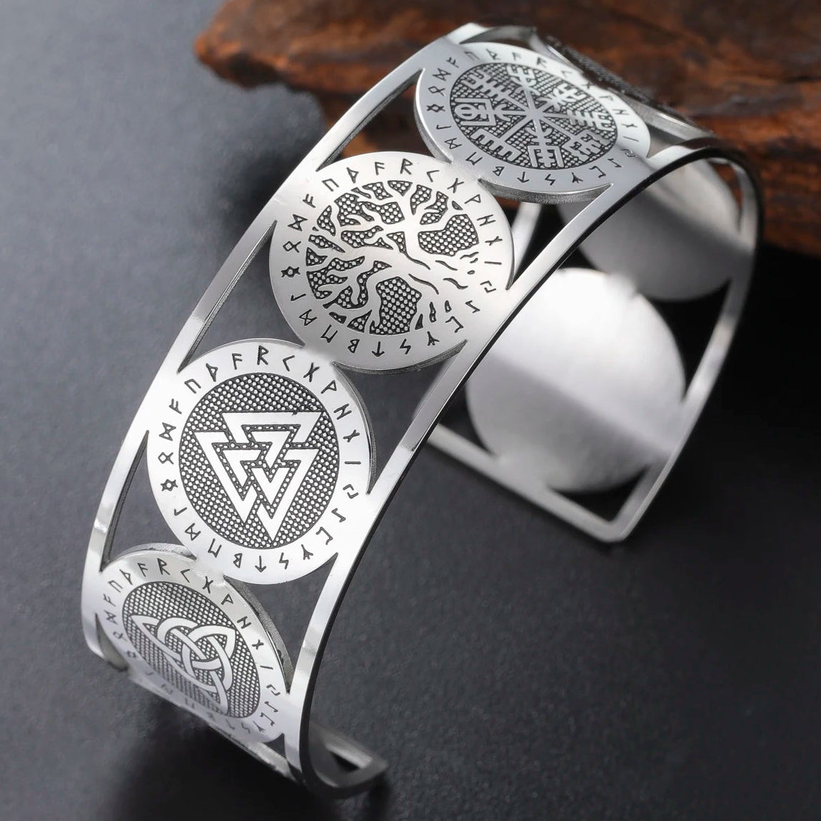 Levensboomarmband in Noordse stijl versierd met runen zilver