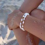 Armband met Cauri schelp en parels
