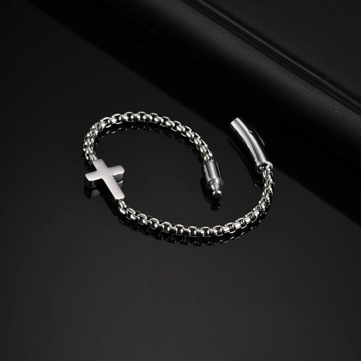 Armband met horizontaal kruis