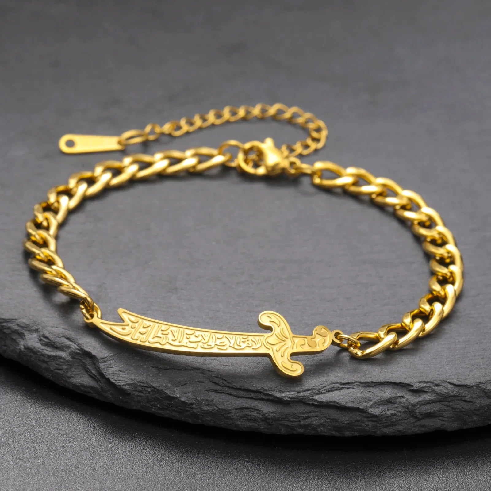 Armband met Arabisch Ali Zulfiqar zwaard in goud