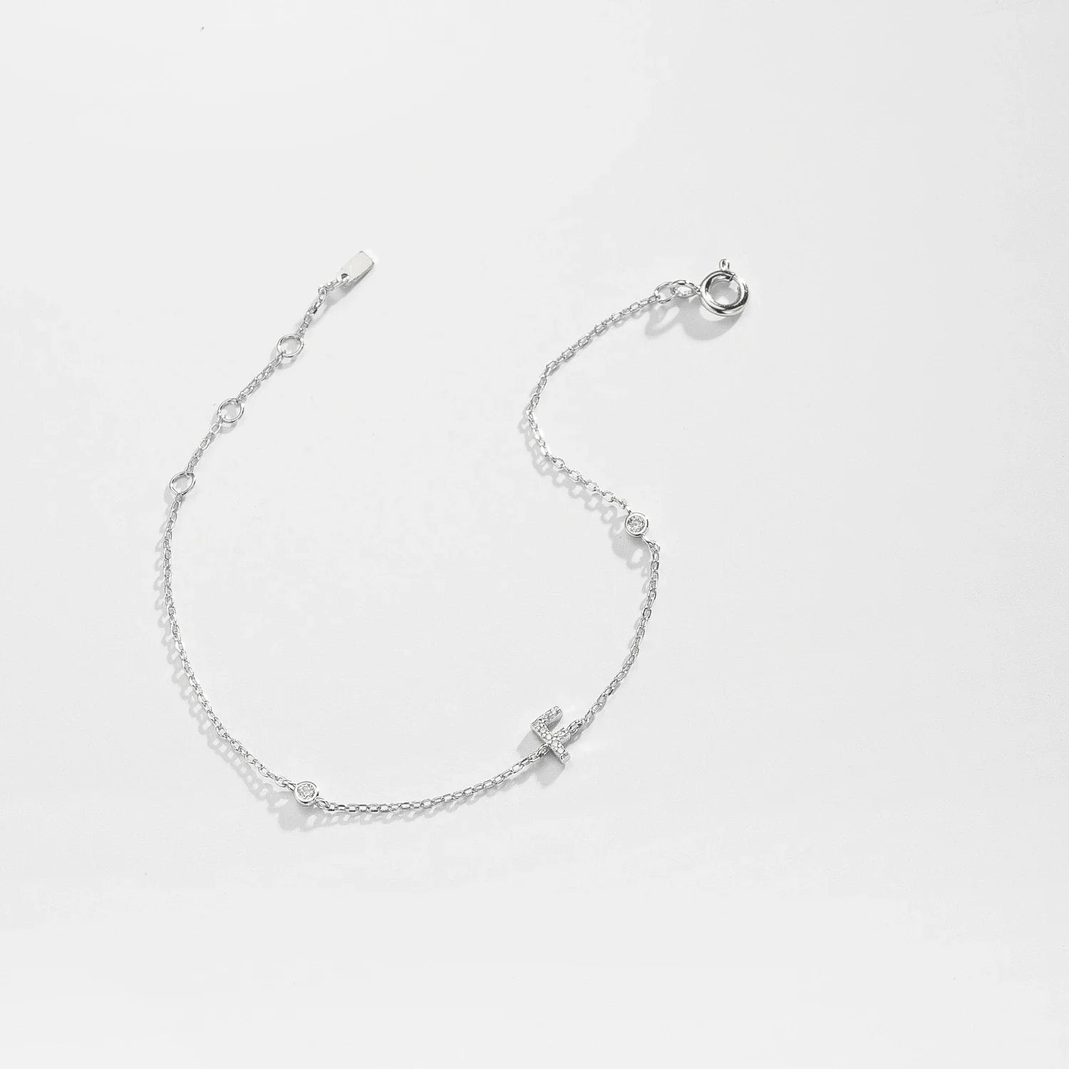 Armband met initiaal in strass zilver