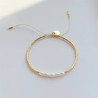 Armband met uitgelijnde zoetwaterparels