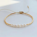 Armband met uitgelijnde zoetwaterparels