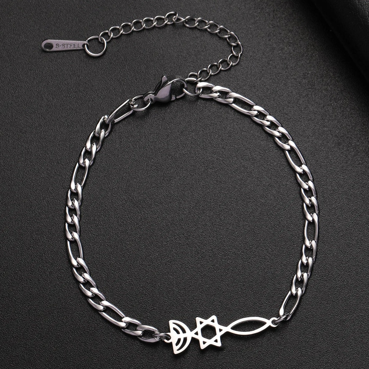 Armband met Joodse symbolen Menorah en de <span data-glossary-id="StarOfDavid">Davidster</span> zilver