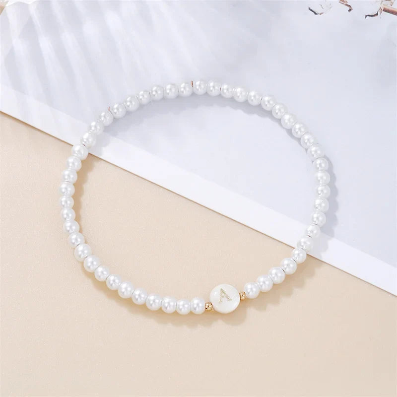 Witte initialen armband a