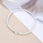 Witte initialen armband b