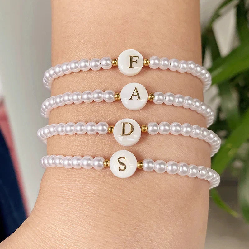 Witte initialen armband s