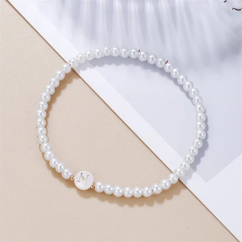 Witte initialen armband n