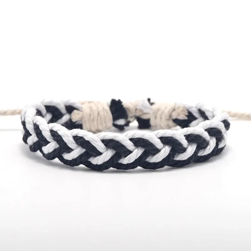 Artisanale Braziliaanse armband in natuurlijke kleuren wit en zwart