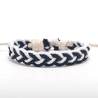 Artisanale Braziliaanse armband in natuurlijke kleuren wit en zwart