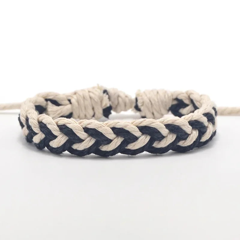 Artisanale Braziliaanse armband in natuurlijke kleuren zwart