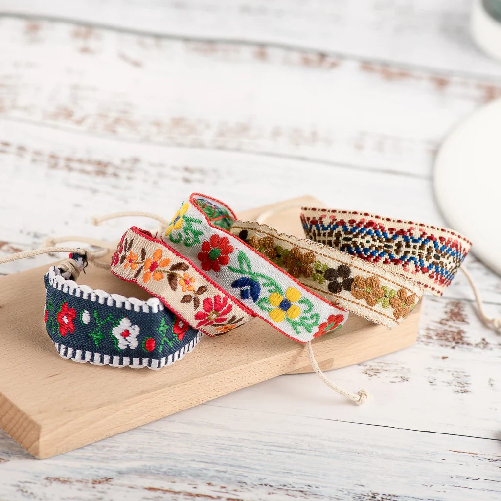 Boho geborduurde handgemaakte Braziliaanse armband wit