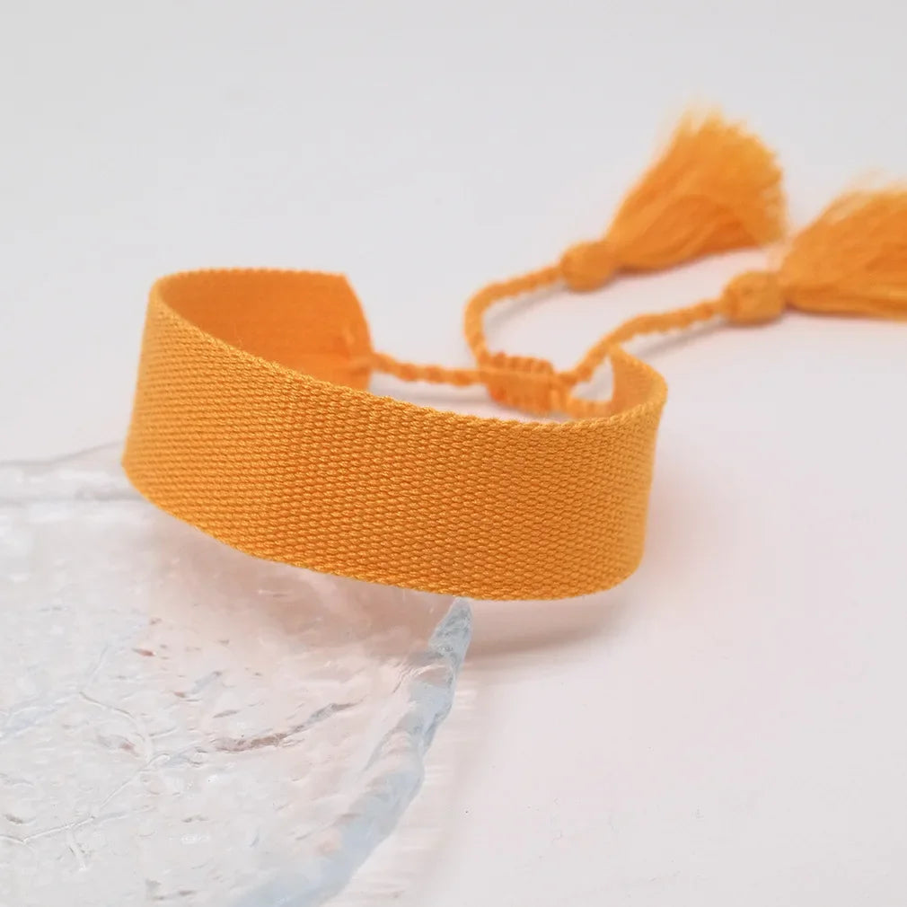 Zachte Pastel Handgemaakte Braziliaanse armband oranje