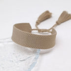 Zachte Pastel Handgemaakte Braziliaanse armband bruin
