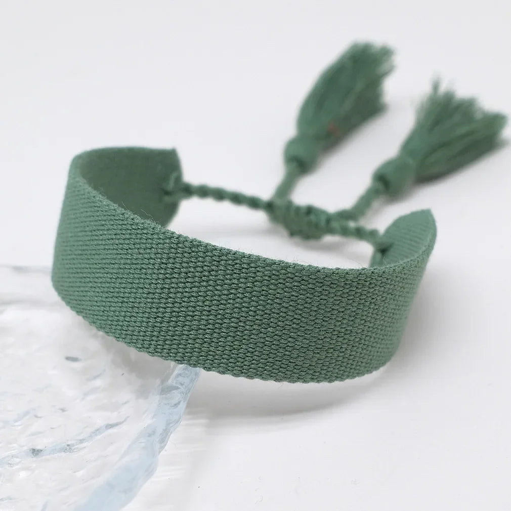 Zachte Pastel Handgemaakte Braziliaanse armband donkergroen