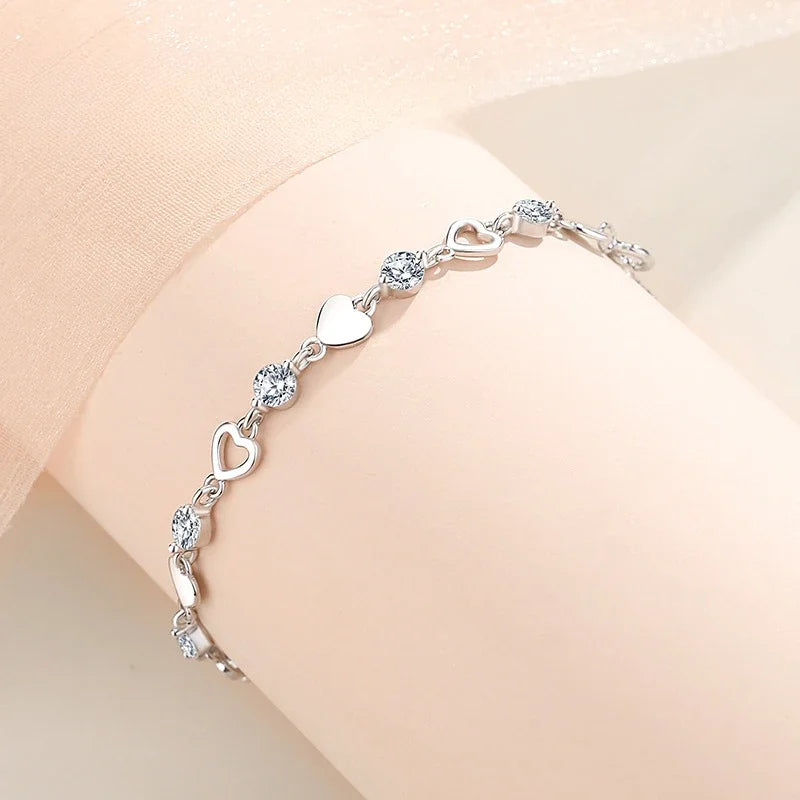 Armband met fonkelende hartjes