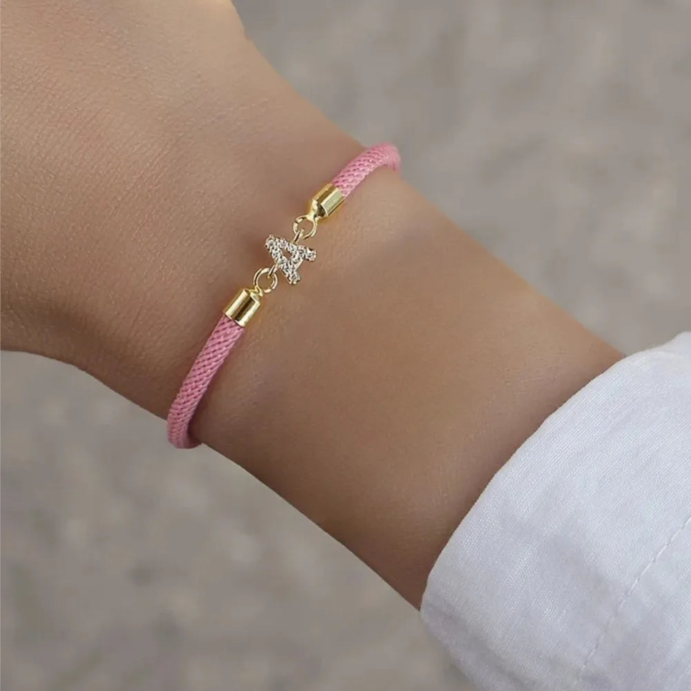 Gekleurde armband met strass-initiaal - letter 