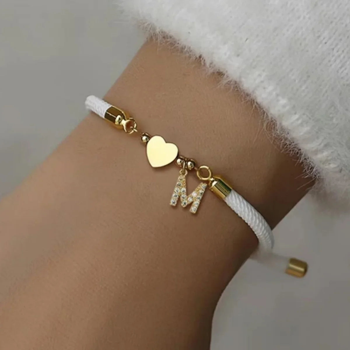 Gekleurde armband met strass-initiaal - letter 