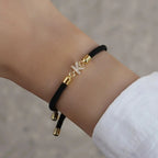 Gekleurde armband met strass-initiaal - letter 