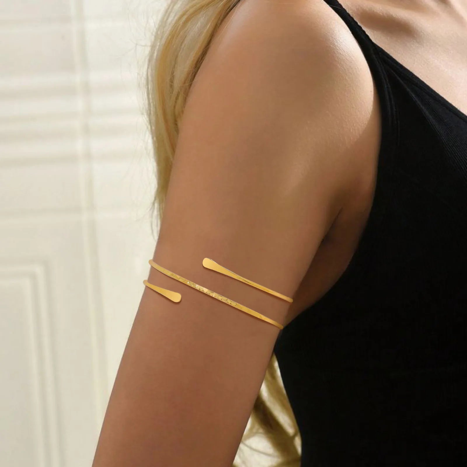Armband voor vrouwen - fijne goudkleurige bicepsketting