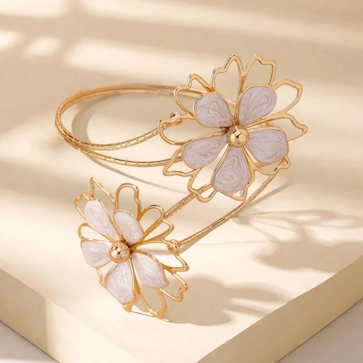 Armband voor vrouwen bloem - bicepsketting wit