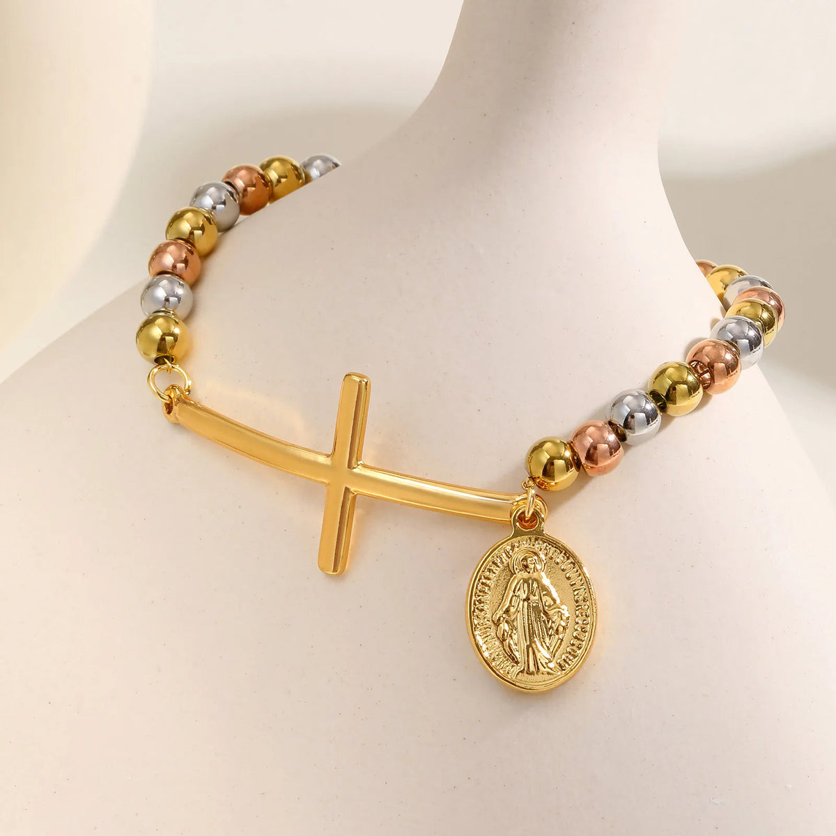 Geloofsarmband met kruis en meerkleurige medaille van de Maagd Maria