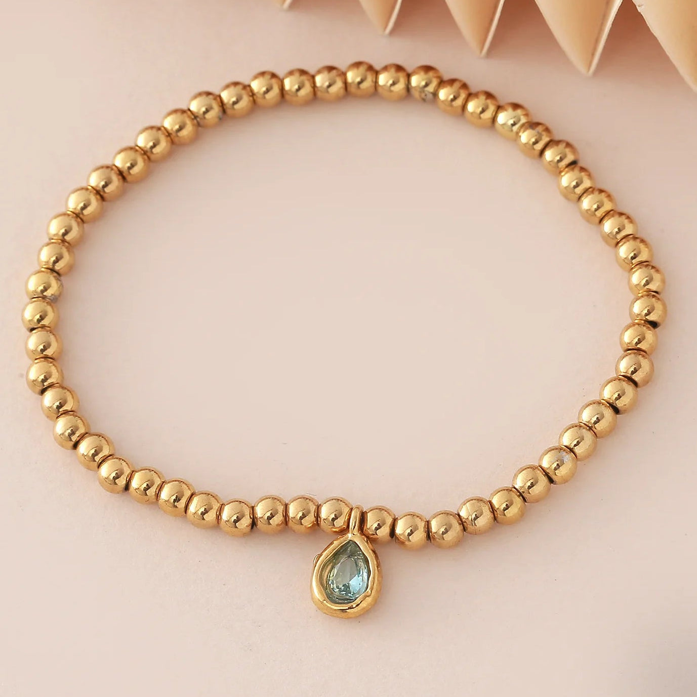 Goudkleurige armband met geboortesteen voor dames