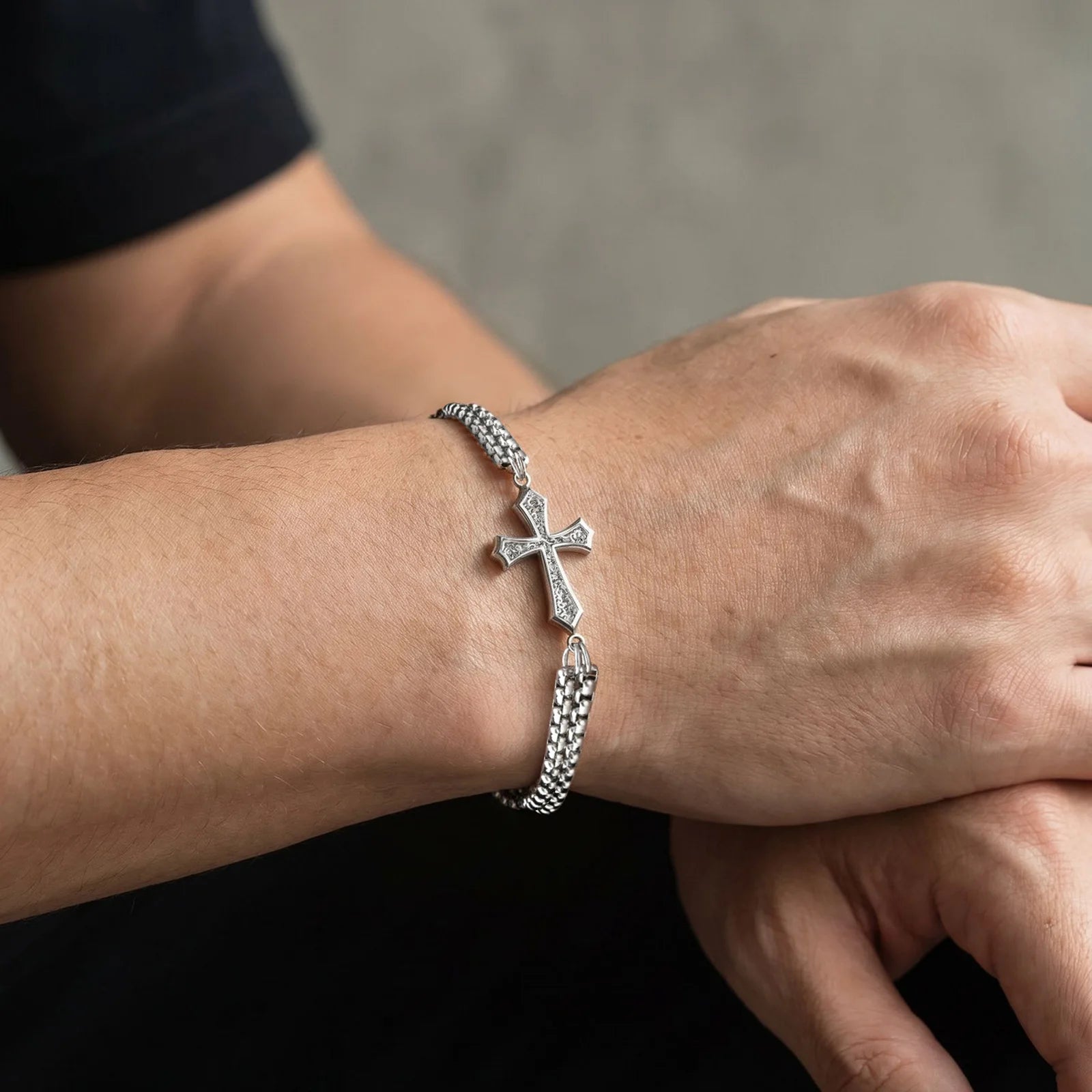 Dubbele schakelarmband met kruis