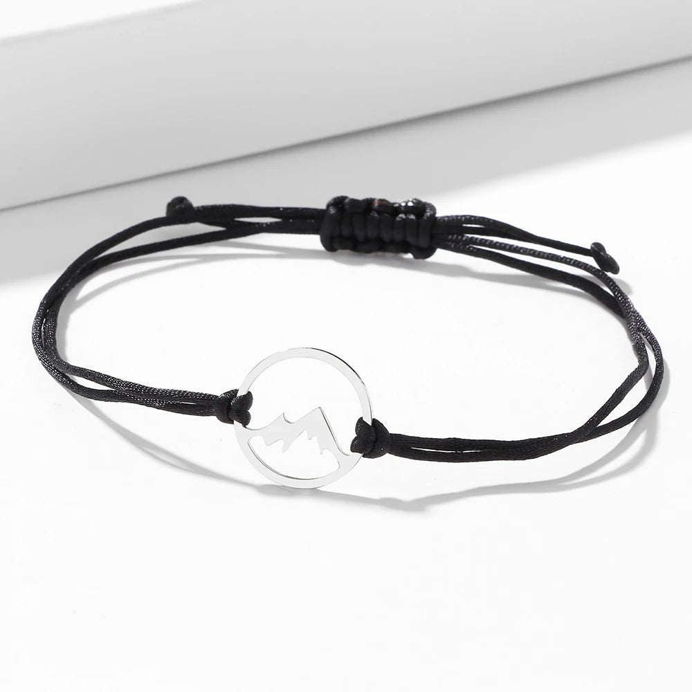 Touwarmband met ronde berghanger 